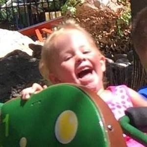 Meet your Posher, Laci warr